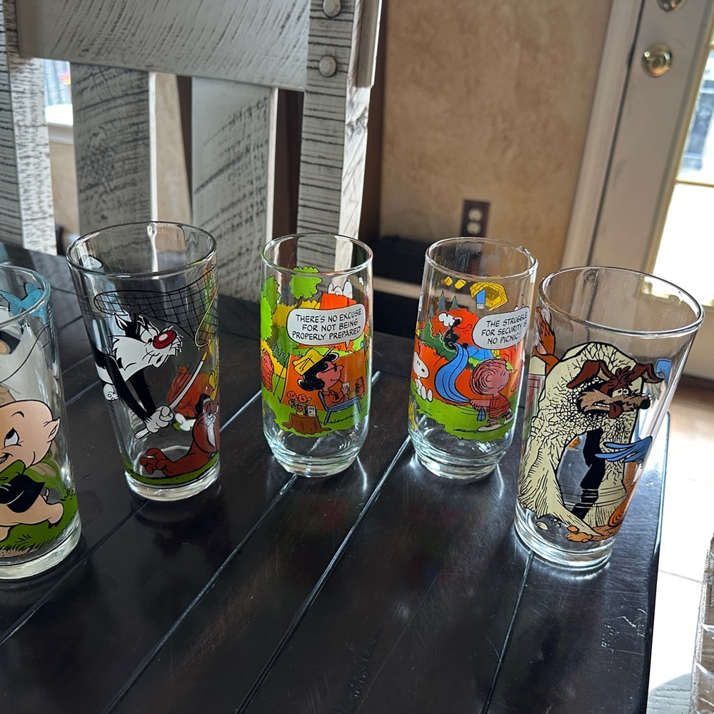 Colorful Cartoon Character Glass Set - Picture 5 of 11